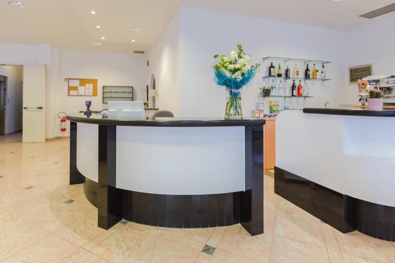 Hotel Altamarea Misano Adriatico Extérieur photo