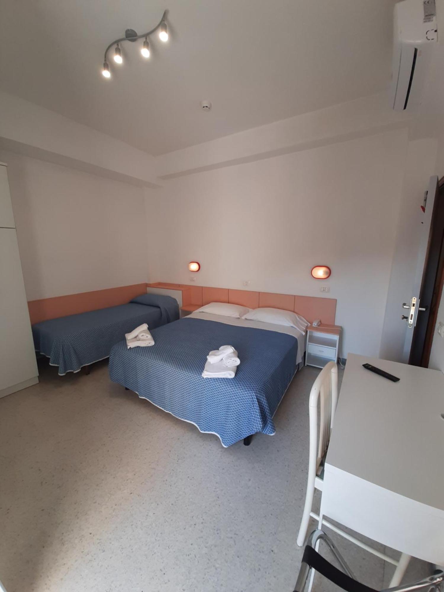 Hotel Altamarea Misano Adriatico Extérieur photo