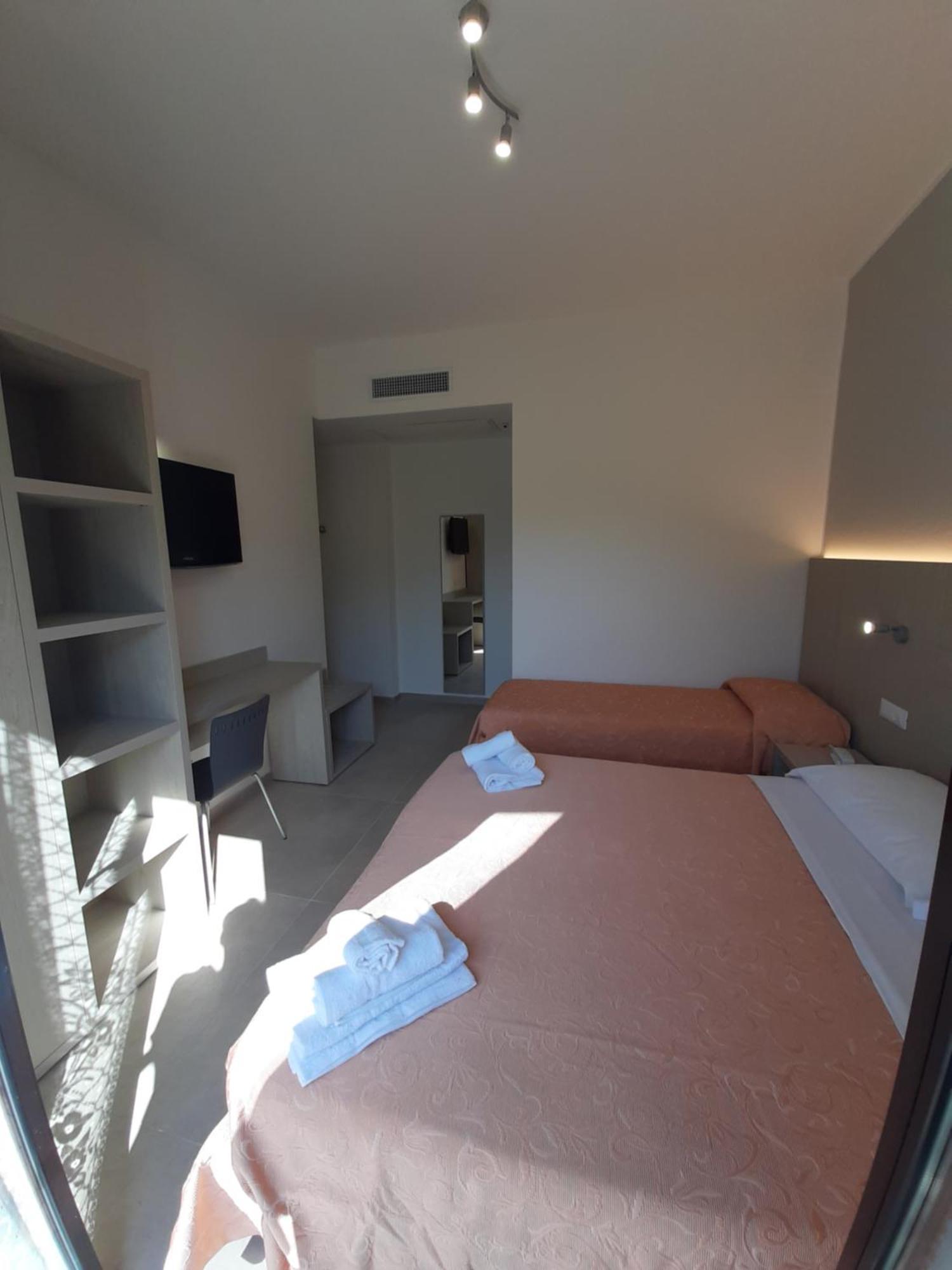 Hotel Altamarea Misano Adriatico Extérieur photo